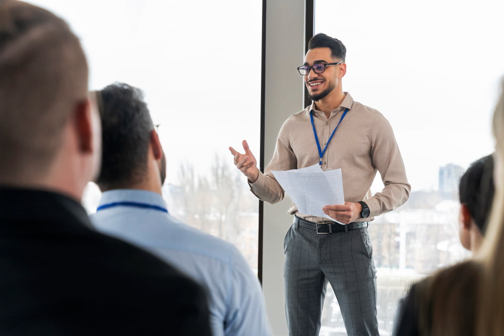 Como desenvolver habilidades de liderança eficazes 4 oratoria empresa